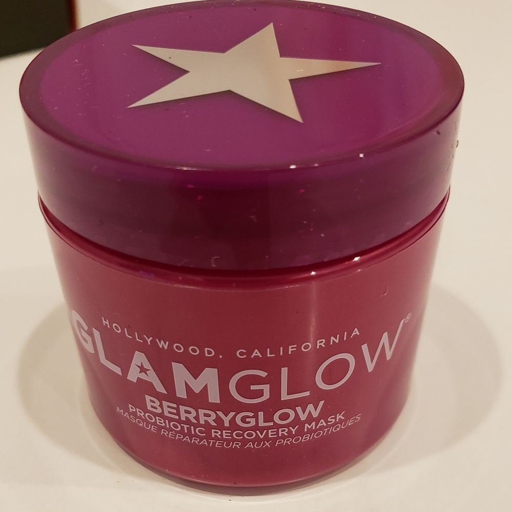 GLAMGLOW BERRYGLOW PROBIOTIC RECOVERY MASK $45